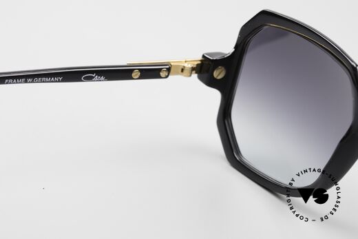 Cazal 639 Old School 80er Sonnenbrille, Sonnengläser in grau-Verlauf; 100% UV Protection, Passend für Herren