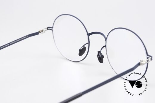 Mykita Quenby Runde Brille Dunkelblau, genial flexible Brillenfassung: eine Größe passt allen, Passend für Herren und Damen