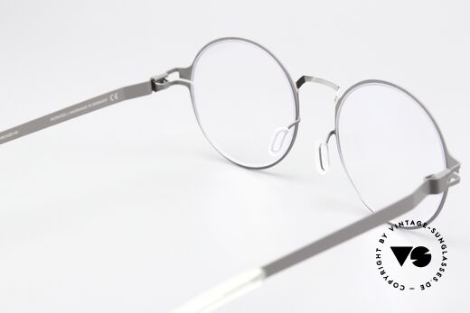 Mykita Ninni Runde Brille Grau Und Silber, genial flexible Brillenfassung: eine Größe passt allen, Passend für Herren und Damen