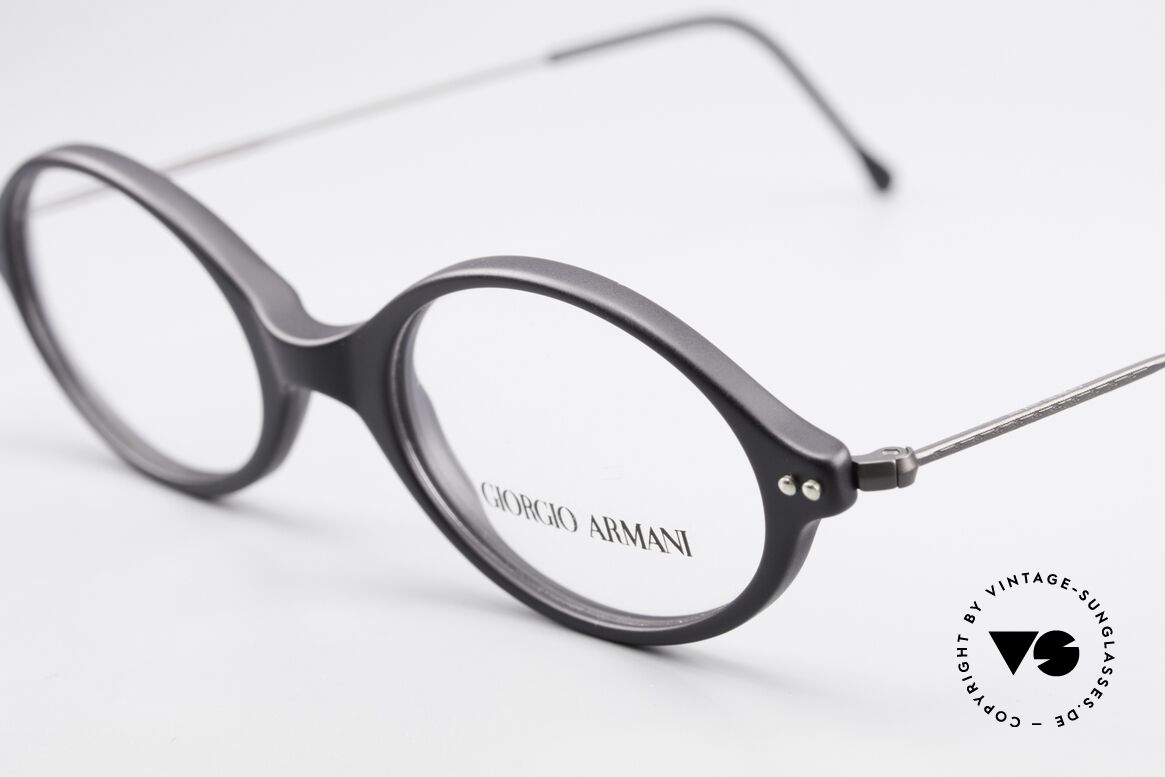 Giorgio Armani 378 90er Unisex Brille Oval Small, zeitloser Stil; Top-Qualität und nur 9 Gramm leicht, Passend für Herren und Damen