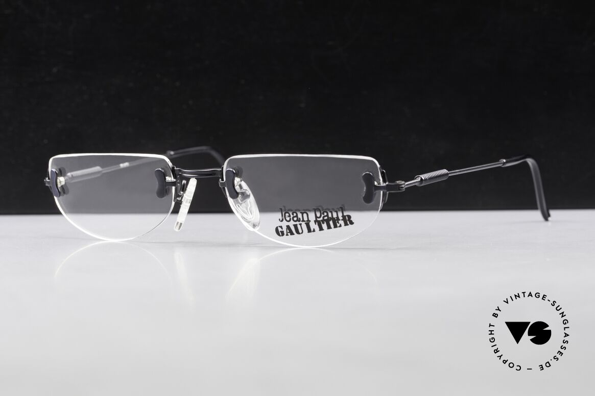 Jean Paul Gaultier 55-0174 Randlose 90er Designerbrille, ein Designerstück eben; schwarze Lackierung; Gr. 52/19, Passend für Herren und Damen