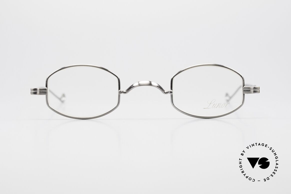 Lunor II 02 Kleine Brille in Antik Silber, Lunor Brillen = zeitlose Klassiker aus Deutschland, Passend für Herren und Damen