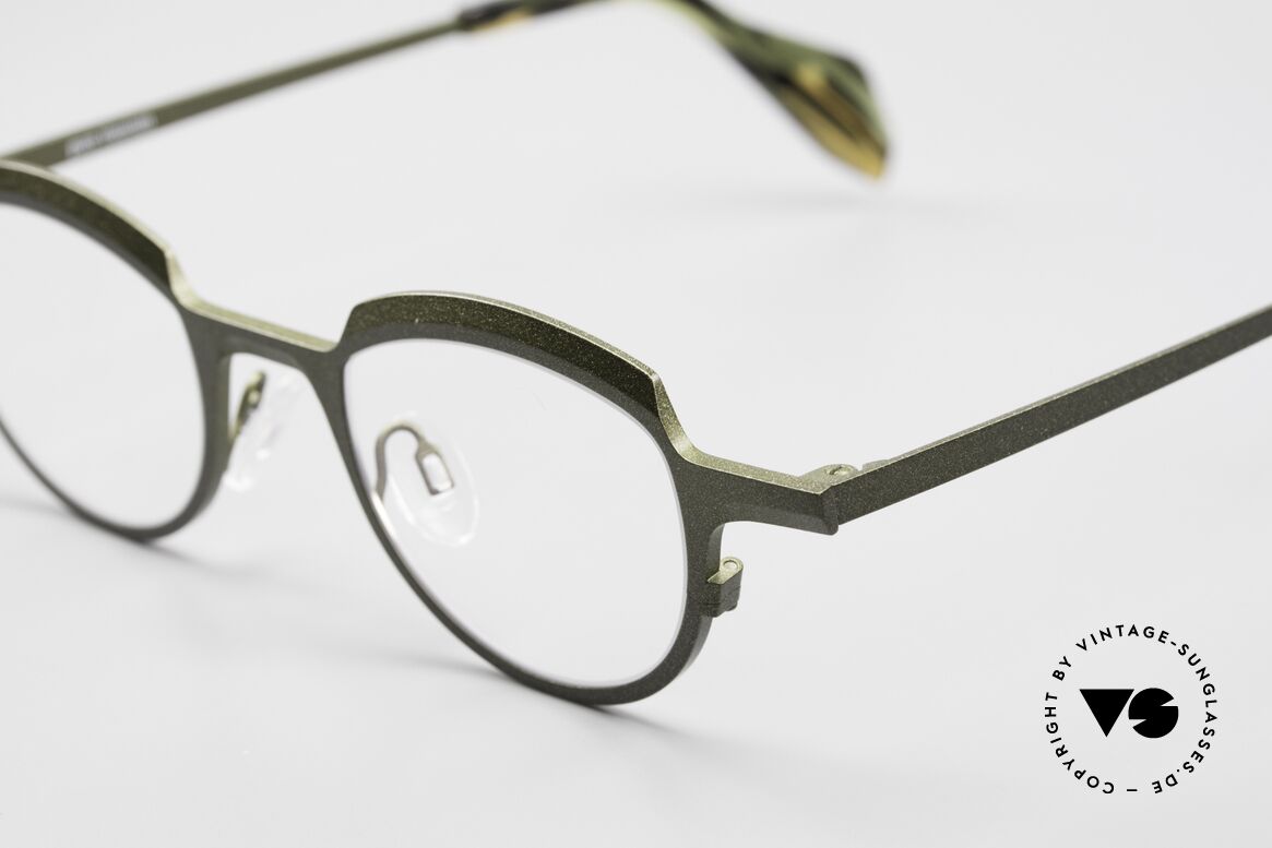 Theo Belgium Asscher Panto Designerbrille Titanium, Größe 41-20; in color 7184 (olivgrün metallic), Passend für Herren und Damen