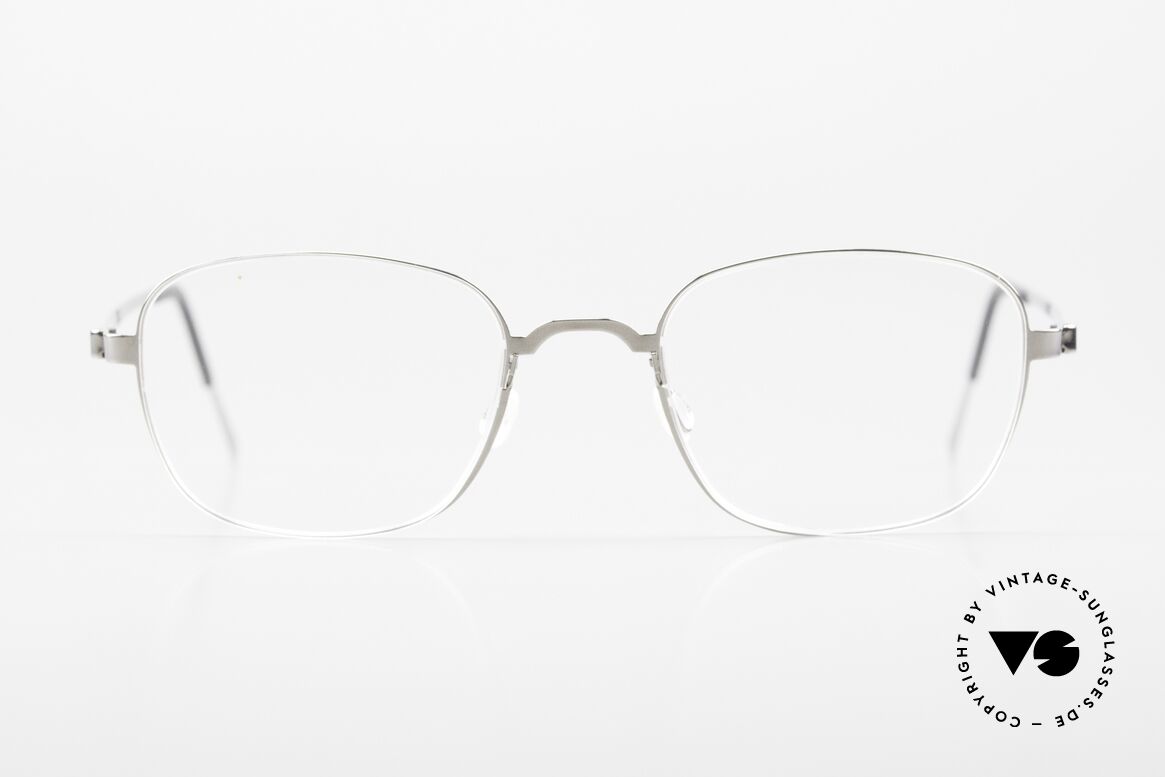Lindberg 9538 Strip Titanium Klassische Brille Damen Herren, Modell 9538, in Größe 46/19, Bügel 135 und Color P10, Passend für Herren und Damen