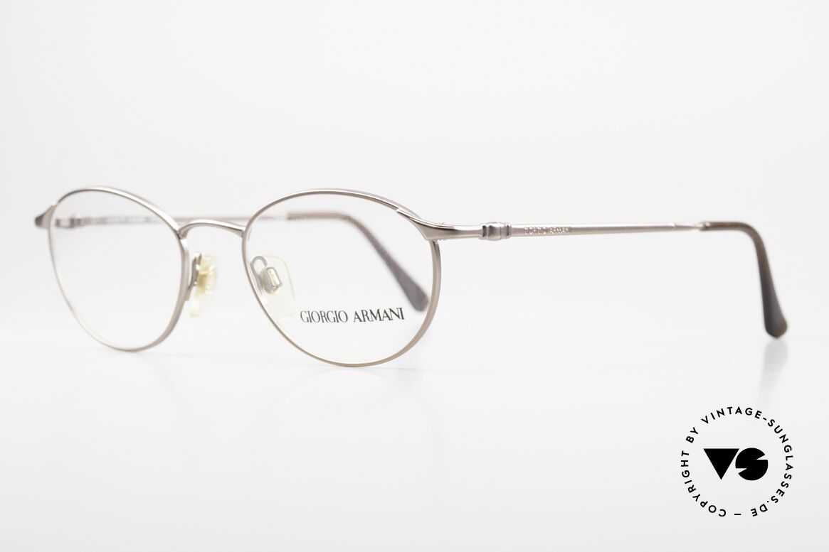 Giorgio Armani 188 Ovale Designerbrille 1990er, sehr interessante Farbe in einer Art braungrau metallic, Passend für Damen