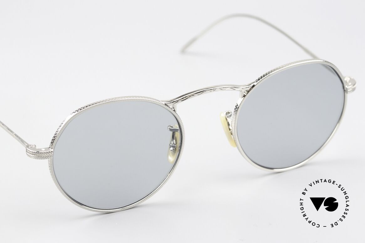 Oliver Peoples M-4 30th Anniversary Edition, ungetragen (wie alle unsere Oliver Peoples Brillen), Passend für Herren und Damen