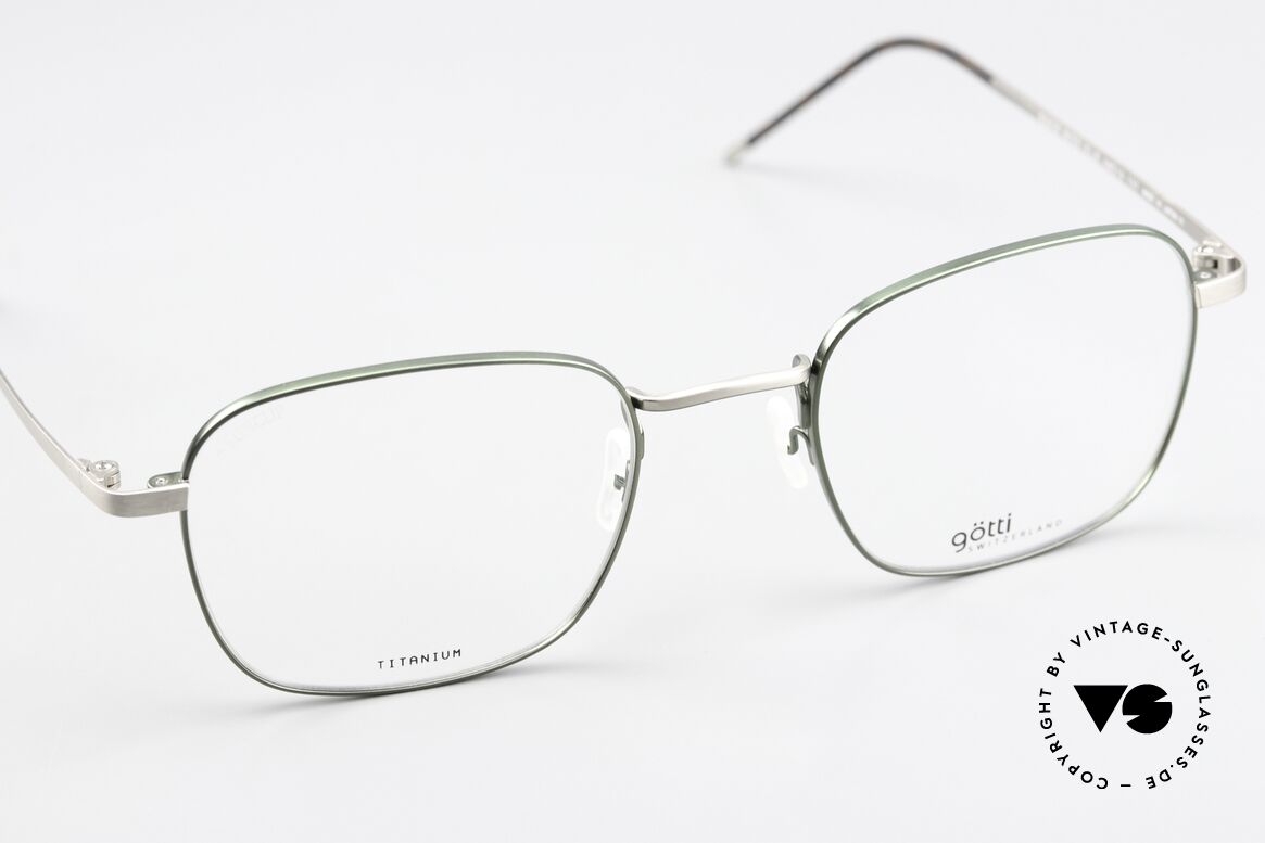 Götti Davis Eckige Brille Titanium Grün, ungetragenes Designerstück von 2018, mit Hartetui, Passend für Herren und Damen