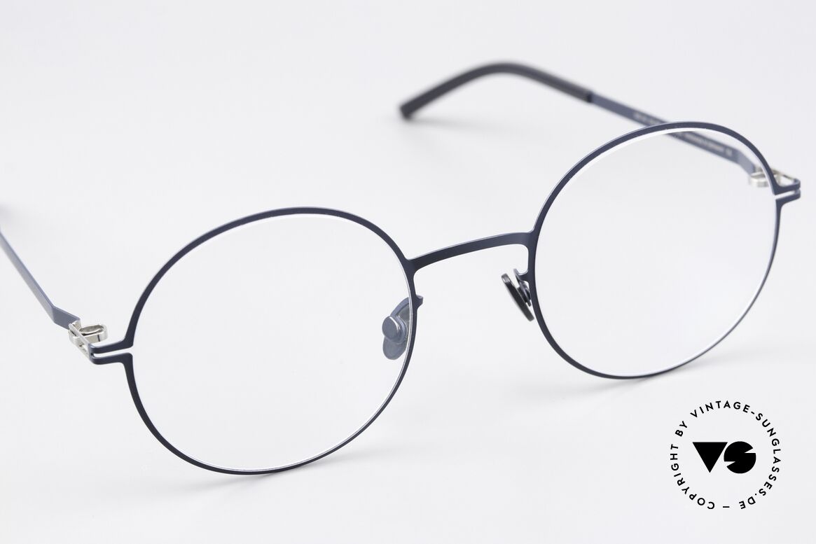 Mykita Quenby Runde Brille Dunkelblau, ungetragenes Modell mit originalem Etui von Mykita, Passend für Herren und Damen