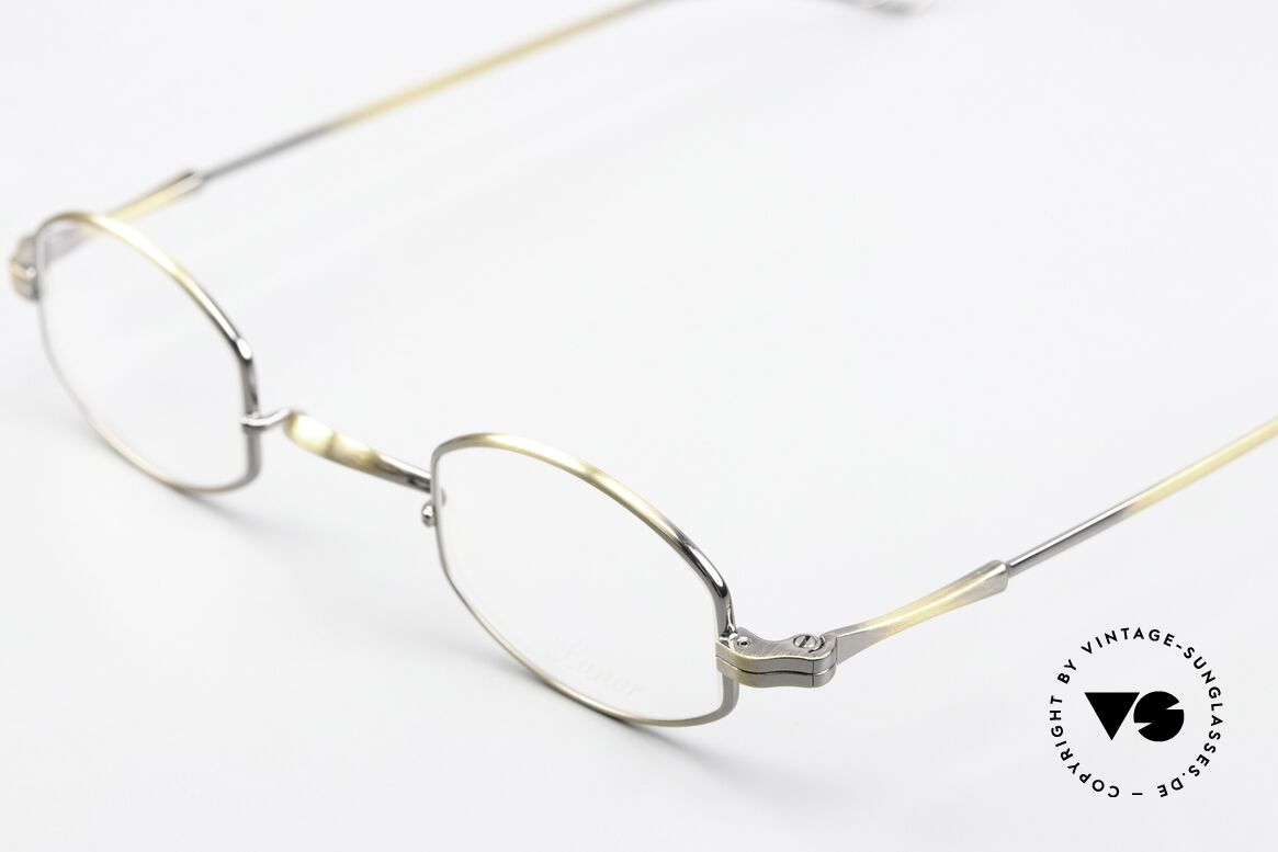 Lunor II 02 Kleine Brille in Antik Gold, die "02" wird auch als "liegende Tonne" bezeichnet, Passend für Herren und Damen