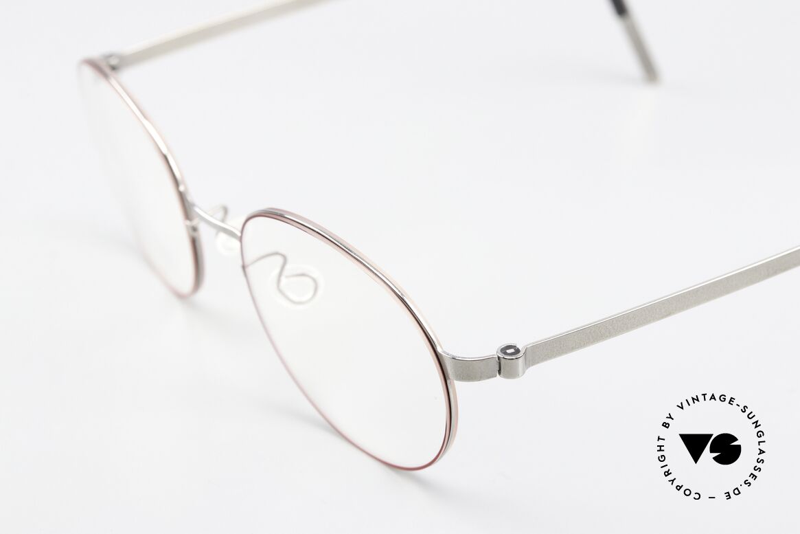 Lindberg 9615 Strip Titanium Sehr Weibliche Pantobrille, trägt für uns das Prädikat "TRUE VINTAGE LINDBERG", Passend für Damen