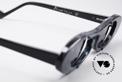 Theo Belgium Rage Avantgarde Sonnenbrille 90er, Gläser sind u.a. mit kleinen Schrauben am Rahmen fixiert, Passend für Damen