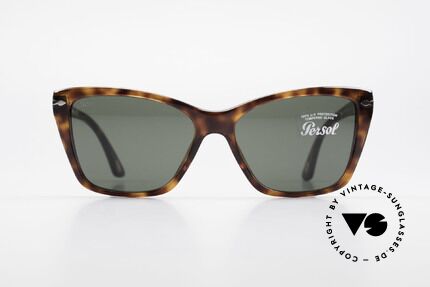 Persol 3023 Damen Sonnenbrille Klassisch, klassische Brillenform in einem zeitlosen Design, Passend für Damen