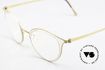 Lindberg 9728 Strip Titanium Cateye Brille Kristall Gold, trägt für uns das Prädikat "TRUE VINTAGE LINDBERG", Passend für Damen