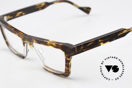 Theo Belgium James 18 Sehr Markante Designerbrille, Design und Qualität überzeugen gleichermaßen, Passend für Herren und Damen